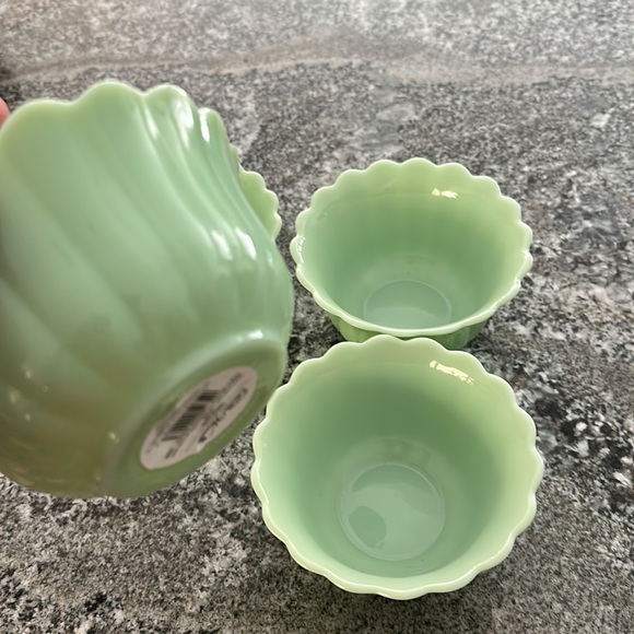 Pioneer Woman Jadeite bowl - Picture 6 of 6